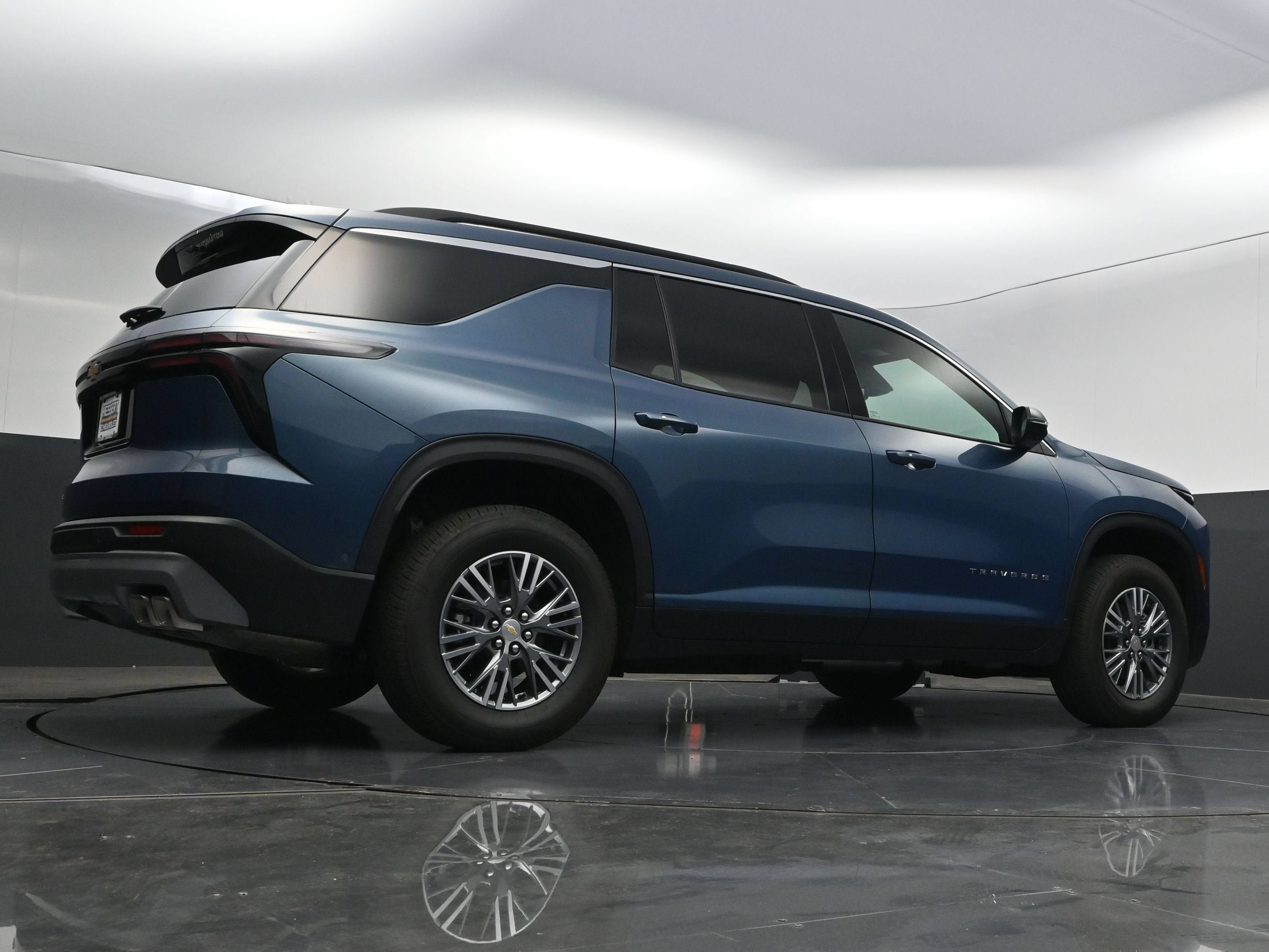 Certified 2026 Chevrolet Traverse LT w/ Enhanced Driving Package FWD image 49