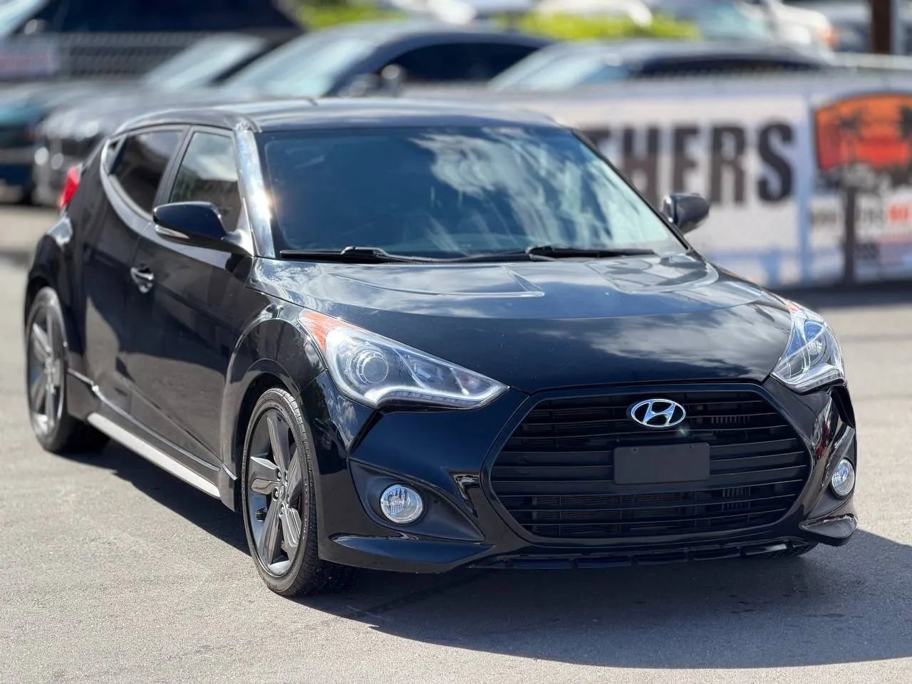 Used 2015 Hyundai Veloster Turbo FWD image 2