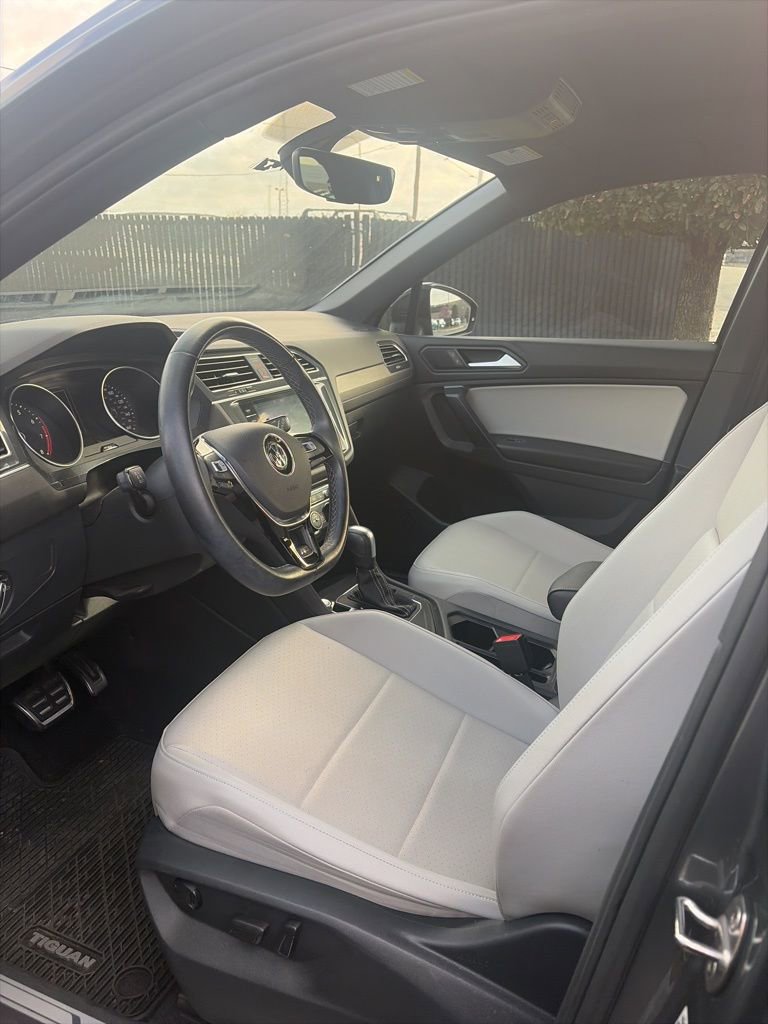 Used 2021 Volkswagen Tiguan SE R-Line image 8