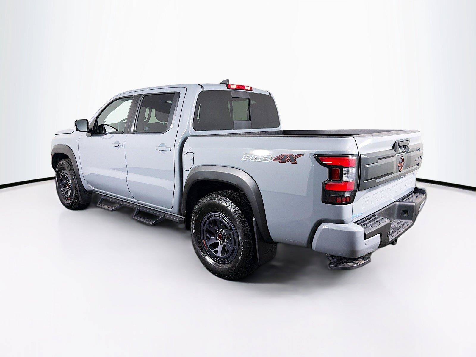Used 2025 Nissan Frontier PRO-4X w/ Tow Package AWD/4WD image 9