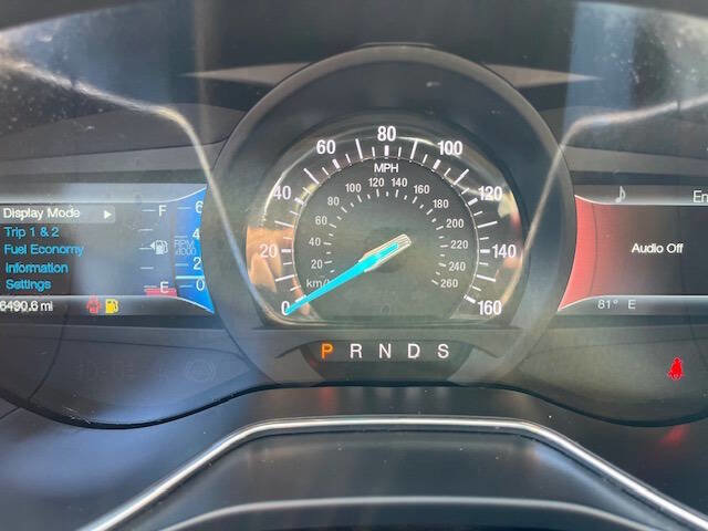 Used 2014 Ford Fusion SE w/ Equipment Group 202A FWD image 15