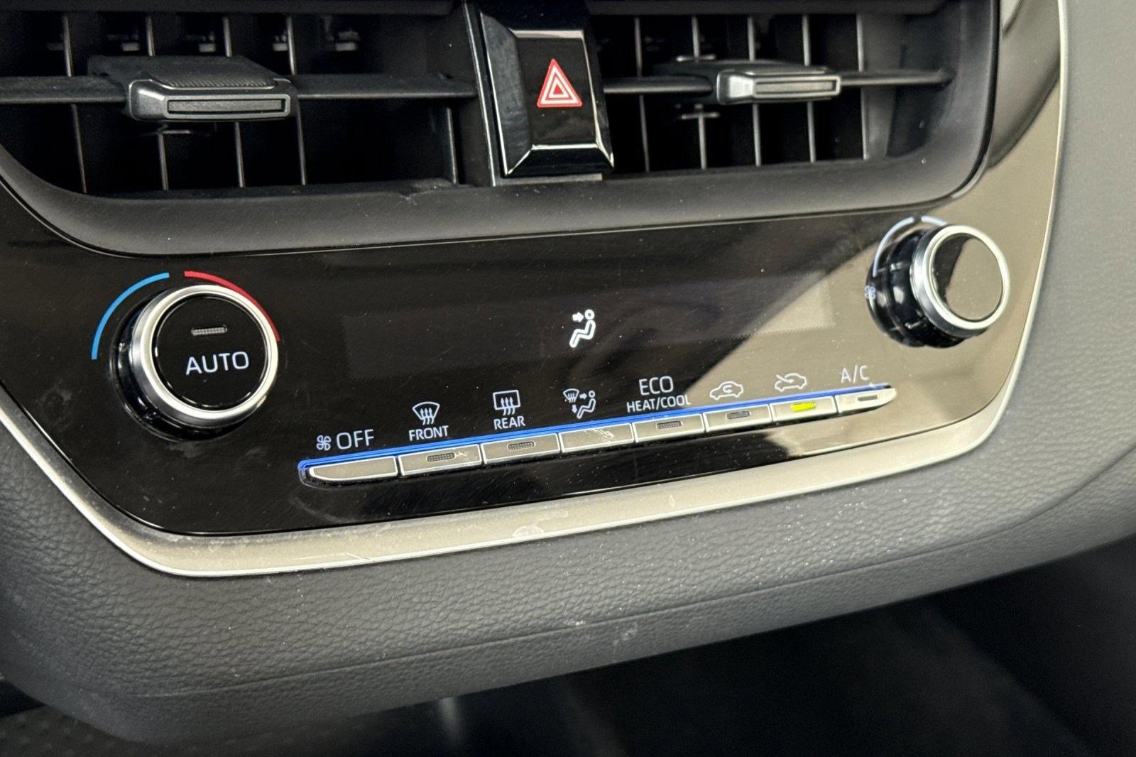 Used 2022 Toyota Corolla LE FWD image 16