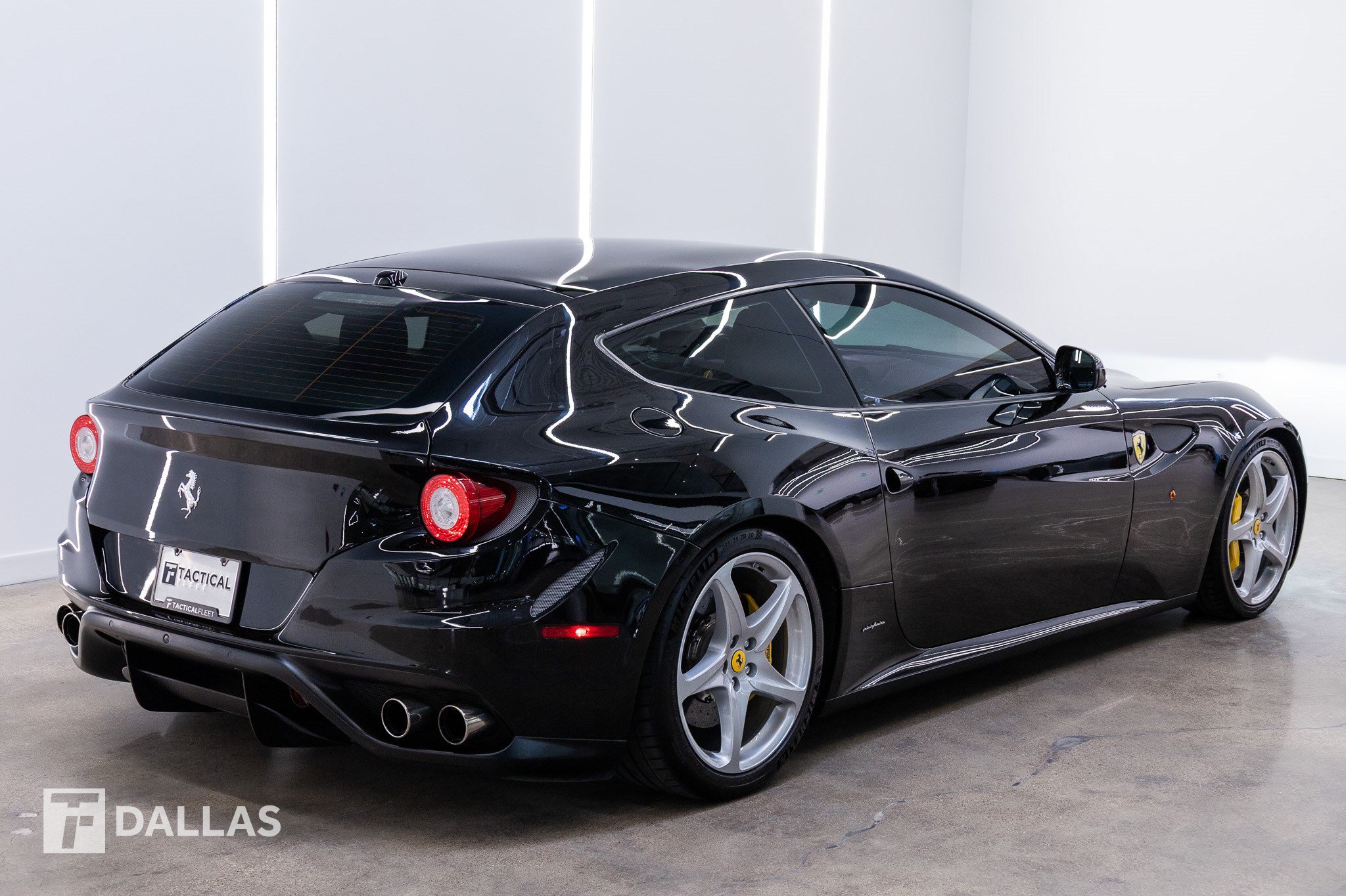 Used 2016 Ferrari FF AWD/4WD image 16
