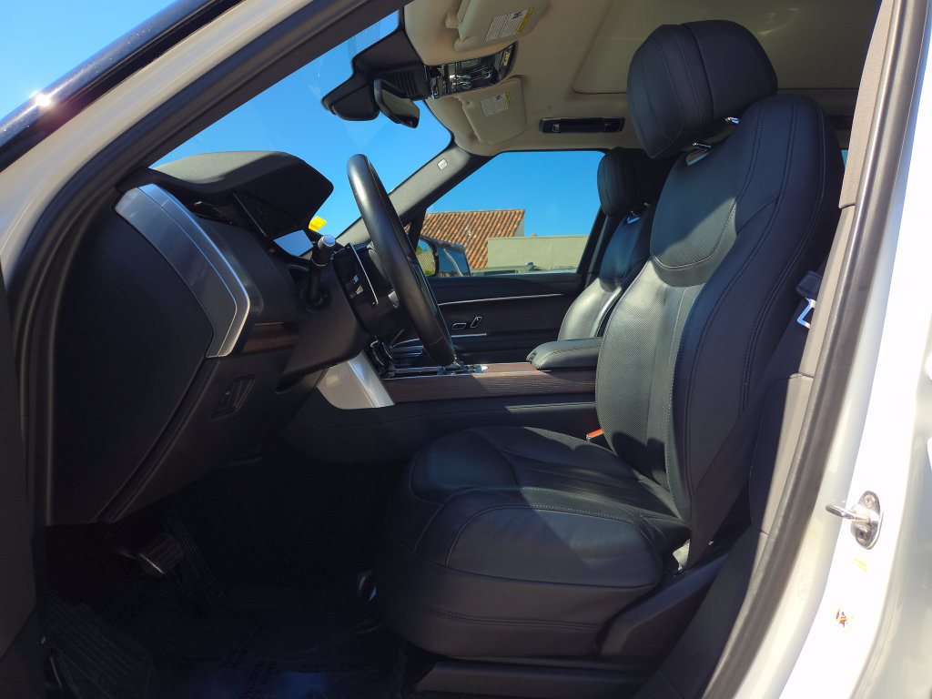 Used 2023 Land Rover Range Rover SE AWD/4WD image 8