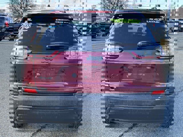 Used 2020 Jeep Cherokee Latitude Plus image 4