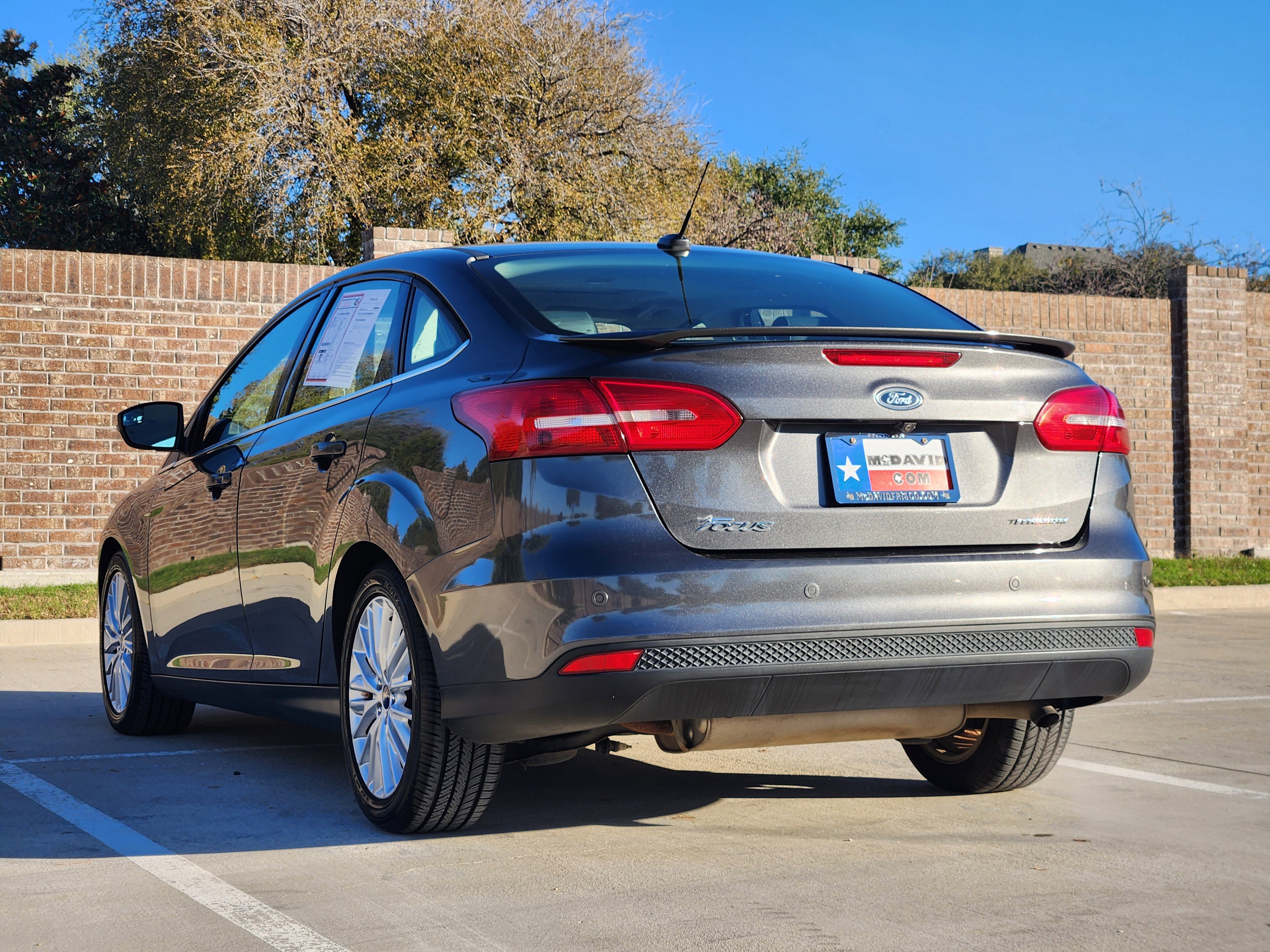 Used 2017 Ford Focus Titanium image 8