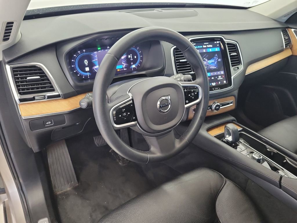 Used 2023 Volvo XC90 B6 Plus image 21