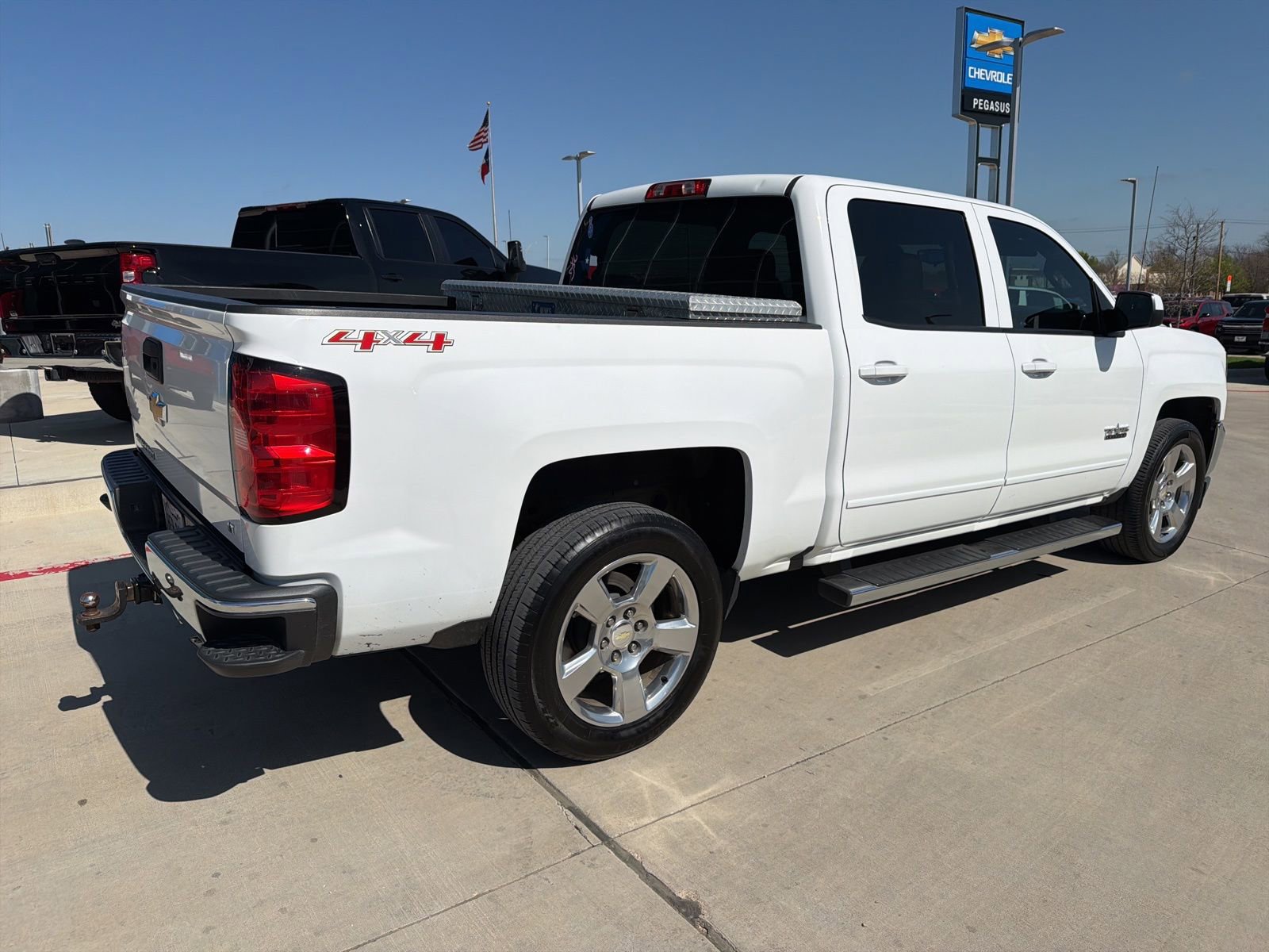 Used 2016 Chevrolet Silverado 1500 LT w/ Texas Edition image 4