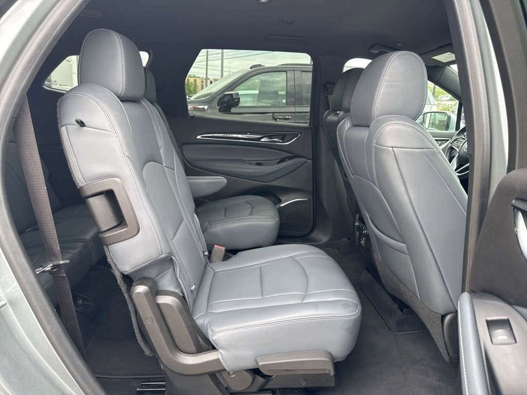 Used 2024 Buick Enclave Essence AWD/4WD image 26