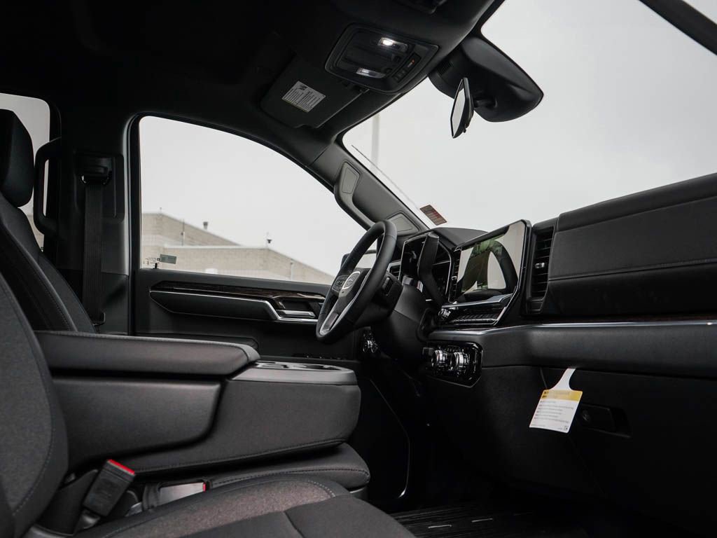 New 2026 GMC Sierra 1500 SLE image 9