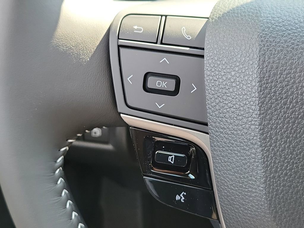 New 2026 Toyota Camry SE image 9