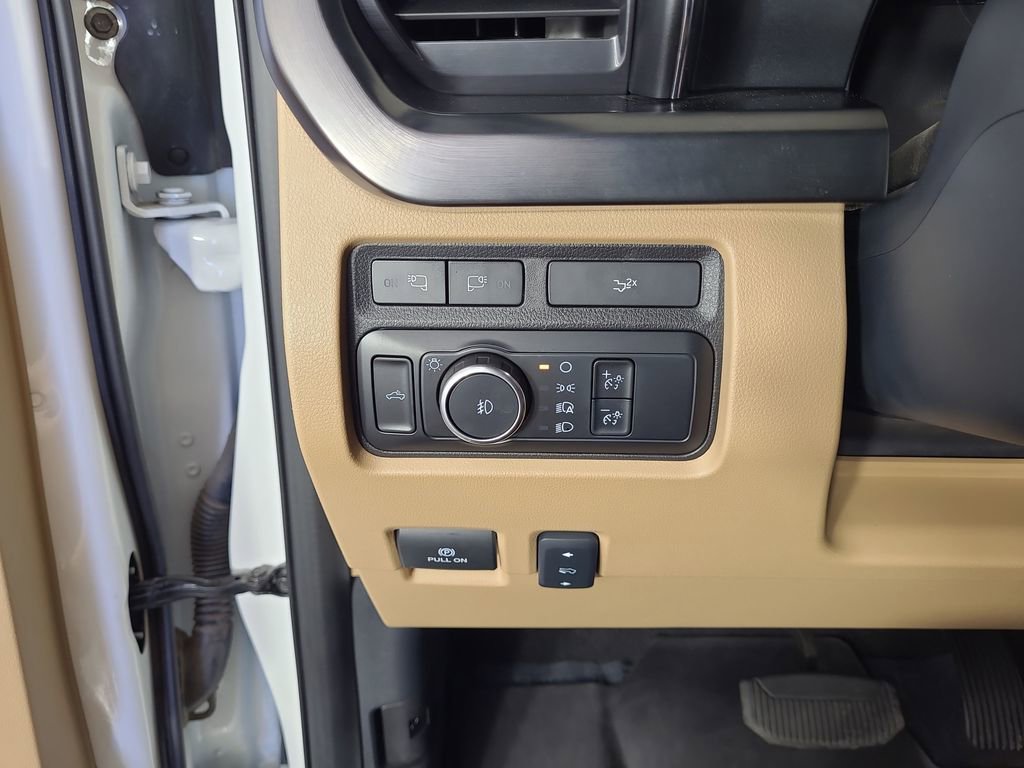 Used 2024 Ford F450 Lariat w/ Lariat Ultimate Package AWD/4WD image 15