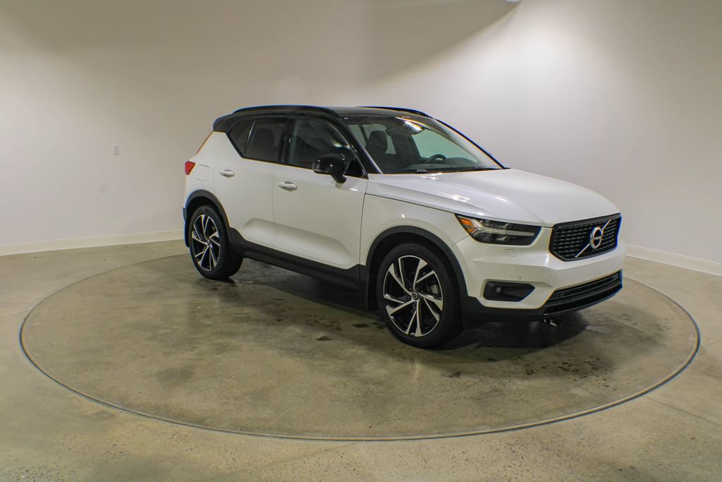 Used 2022 Volvo XC40 T5 R-Design w/ Climate Package AWD/4WD image 7