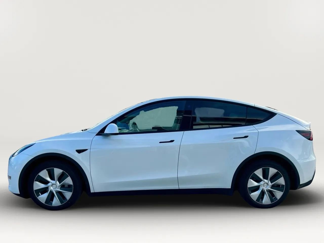 Used 2021 Tesla Model Y Long Range image 4