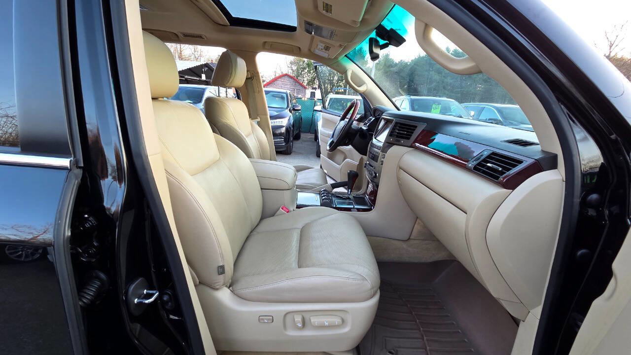 Used 2011 Lexus LX 570 4WD image 47