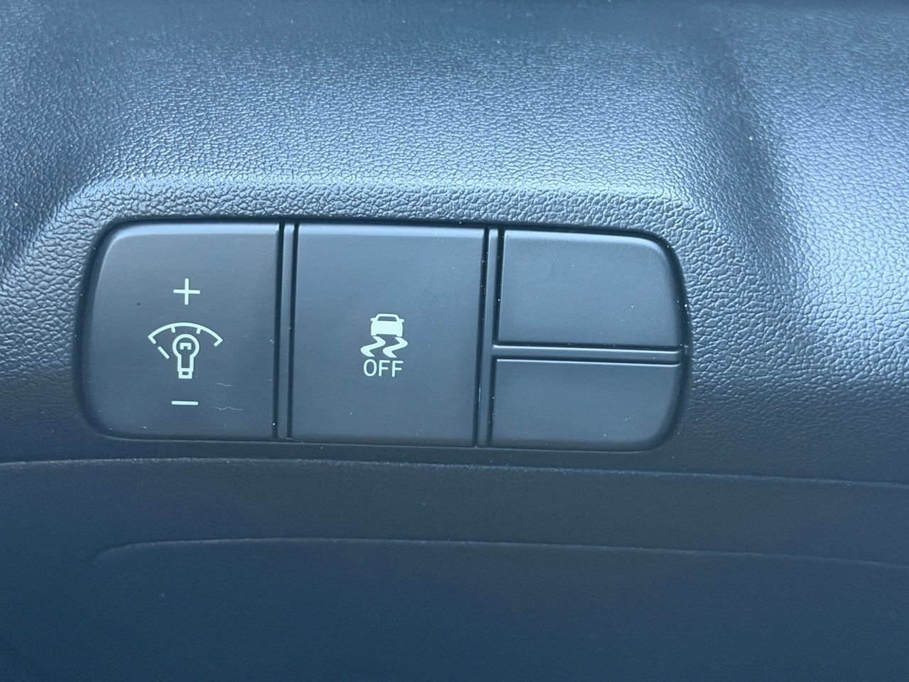 Used 2025 Hyundai Elantra SEL FWD image 19