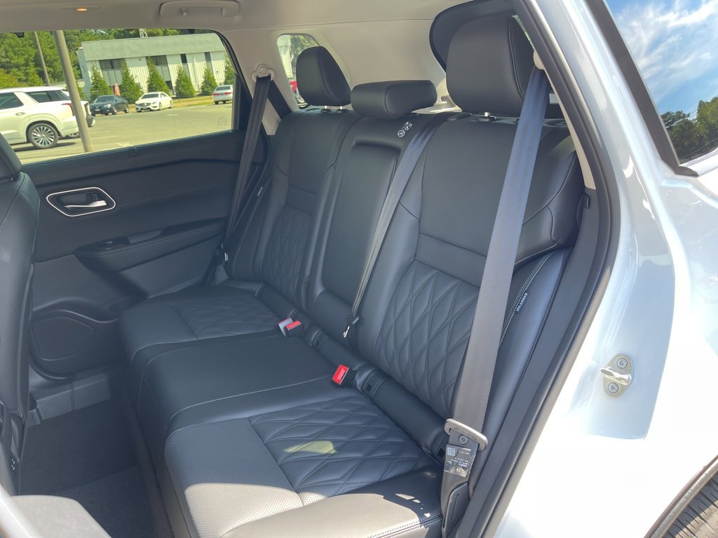New 2026 Nissan Rogue Platinum image 18