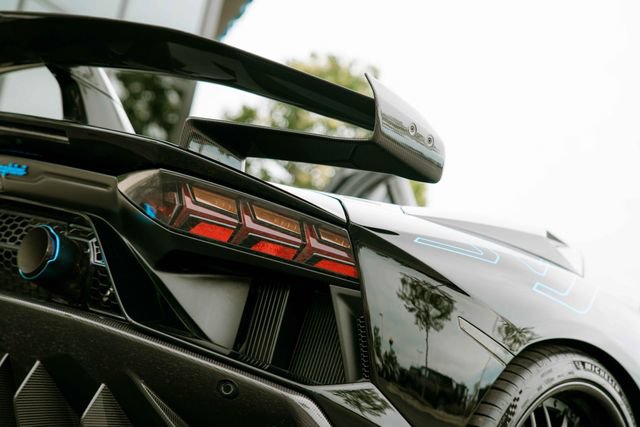 Used 2020 Lamborghini Aventador SVJ AWD/4WD image 43