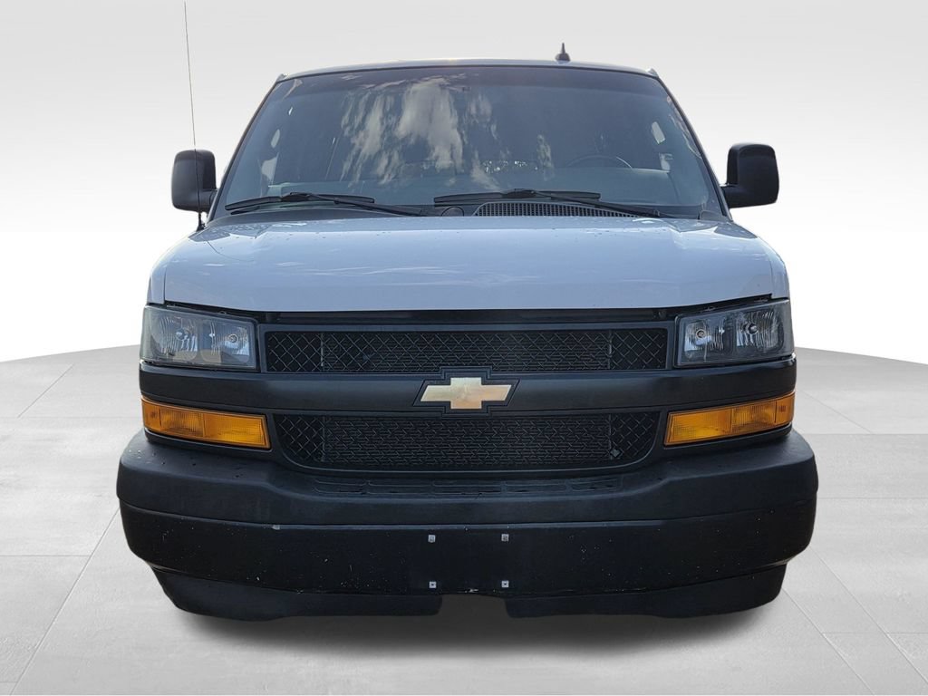 Used 2023 Chevrolet Express 3500 LS RWD image 3