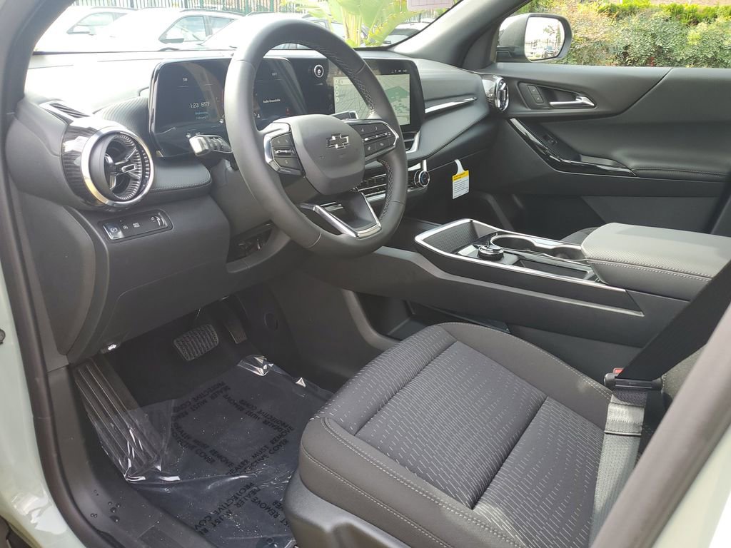 New 2026 Chevrolet Equinox LT w/ Midnight Edition image 17