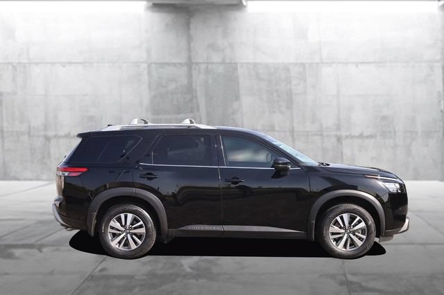 Certified 2025 Nissan Pathfinder SL FWD image 5
