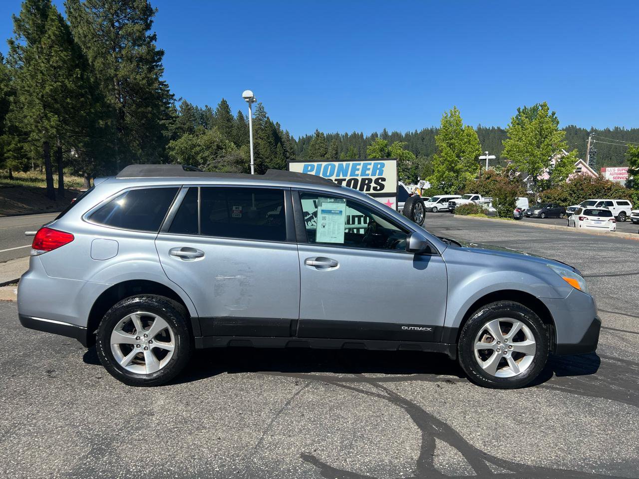 Used 2013 Subaru Outback 2.5i Limited w/ Popular Pkg 1B AWD/4WD image 2