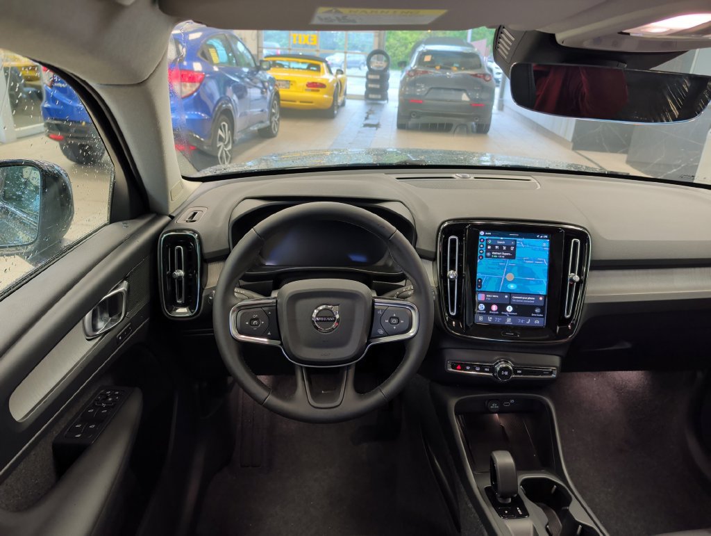 New 2026 Volvo XC40 B5 Core w/ Climate Package AWD/4WD image 15