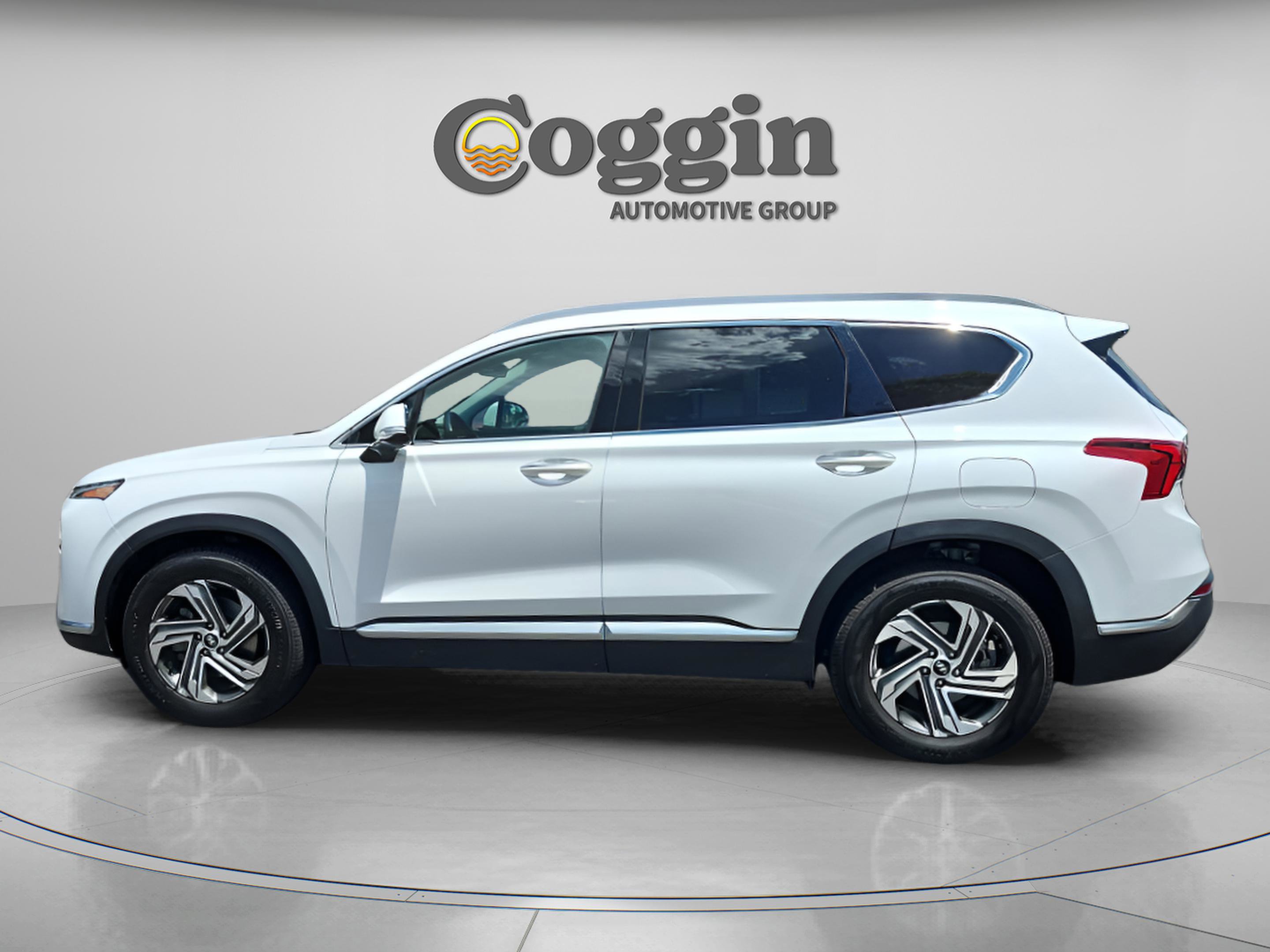 Used 2021 Hyundai Santa Fe SEL w/ Convenience + Premium Package FWD image 2