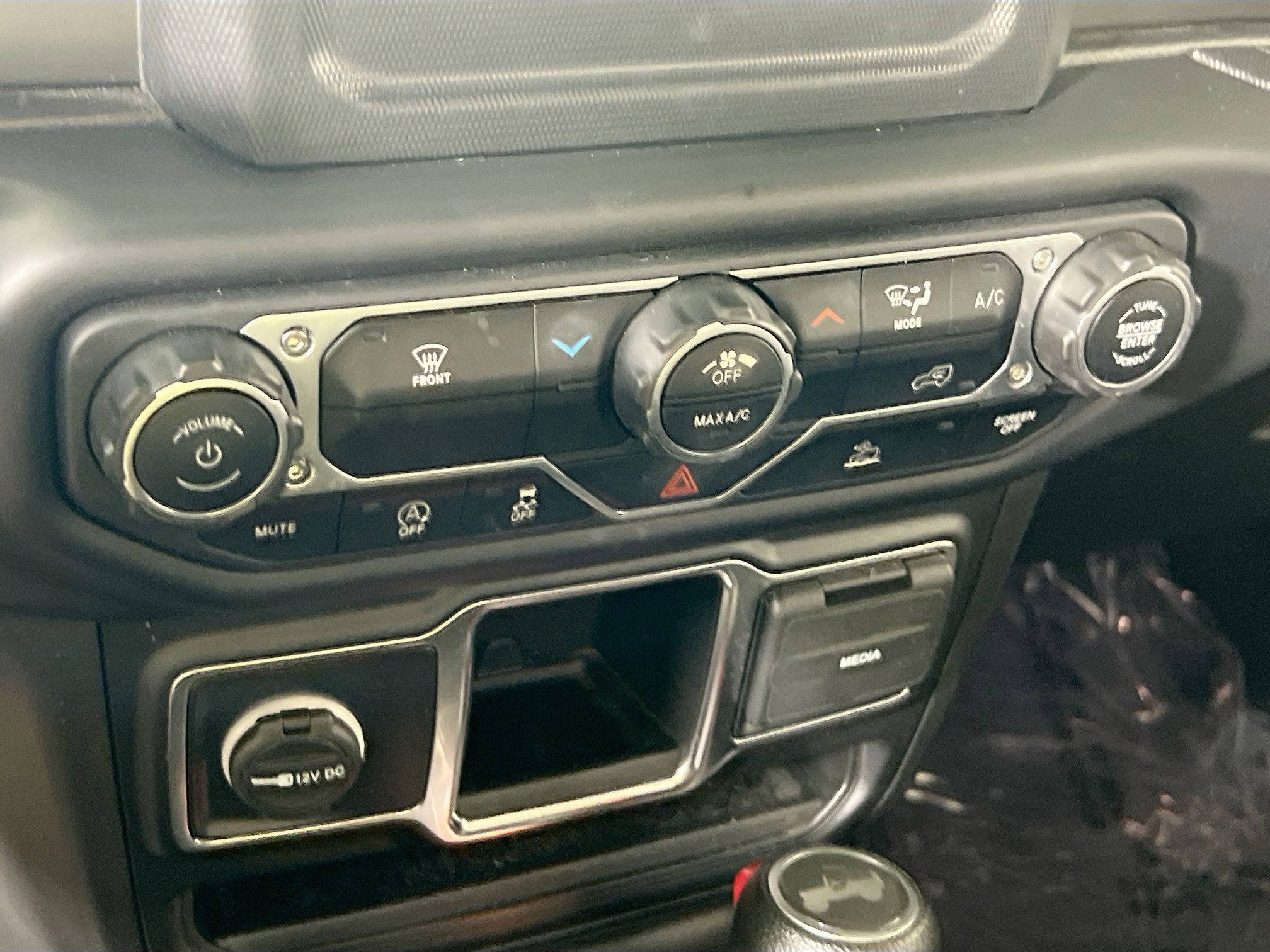 Used 2022 Jeep Wrangler Sport image 15