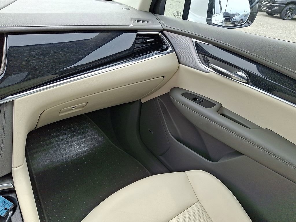 Used 2023 Cadillac XT6 Premium Luxury w/ Technology Package AWD/4WD image 17