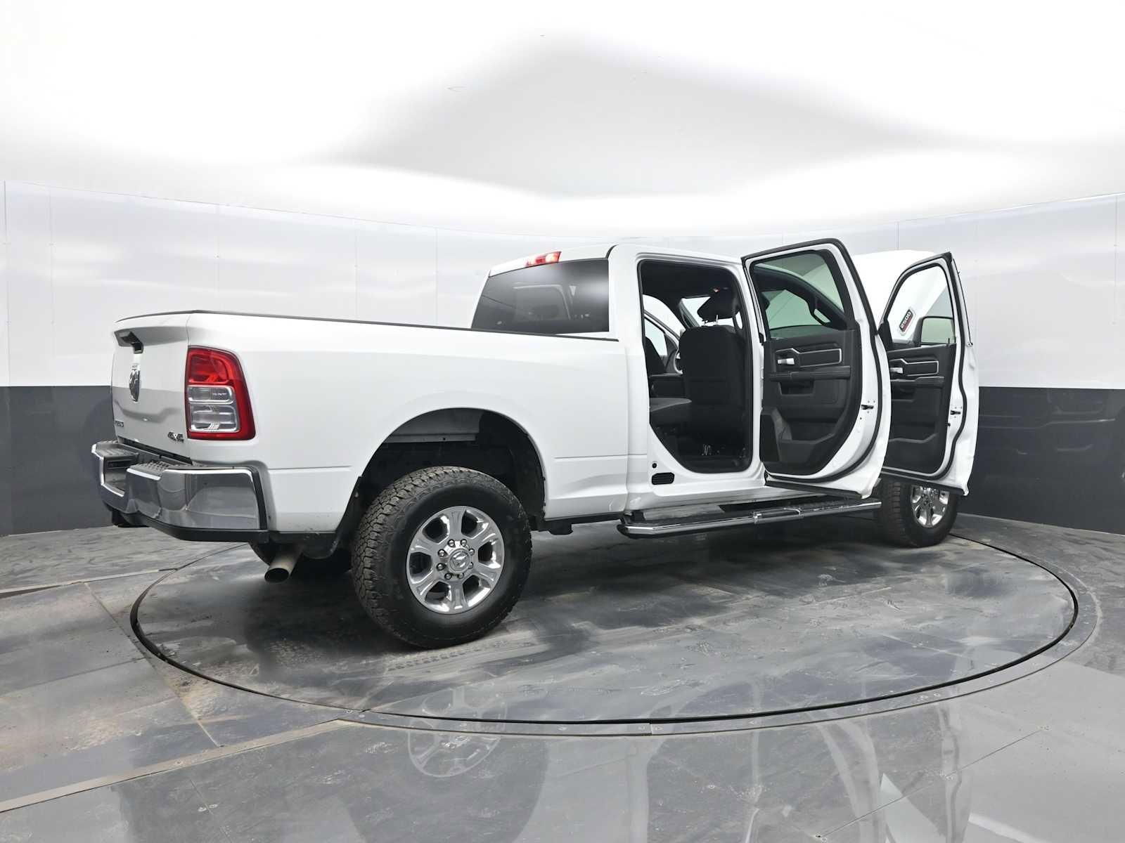 Used 2024 RAM 2500 Big Horn image 31