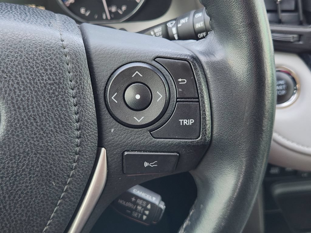 Certified 2017 Toyota RAV4 Platinum FWD image 30