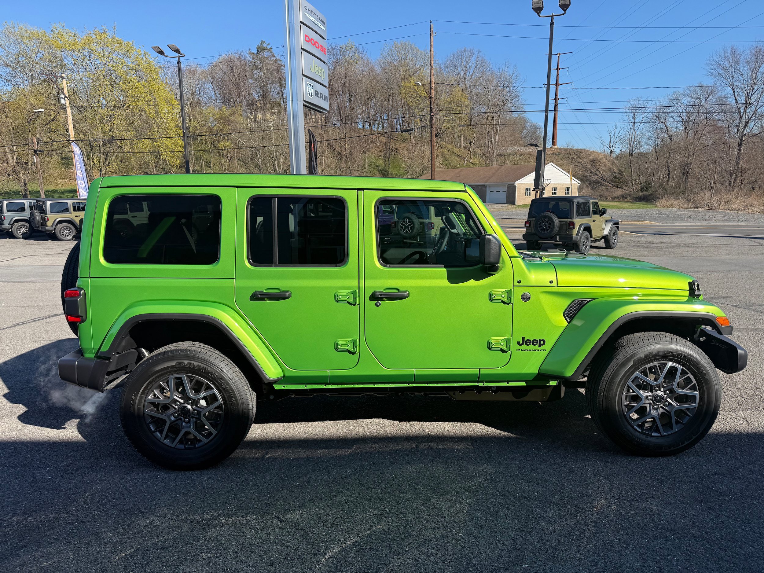 New 2026 Jeep Wrangler Sahara w/ Technology Group AWD/4WD image 8