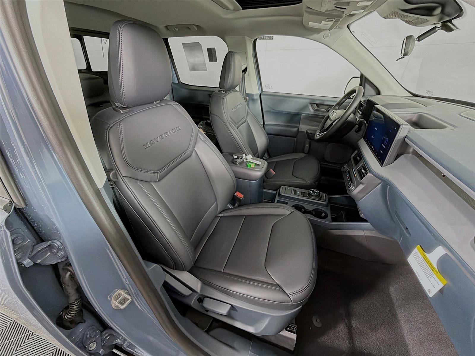 New 2026 Ford Maverick Lariat w/ Black Appearance Package image 28