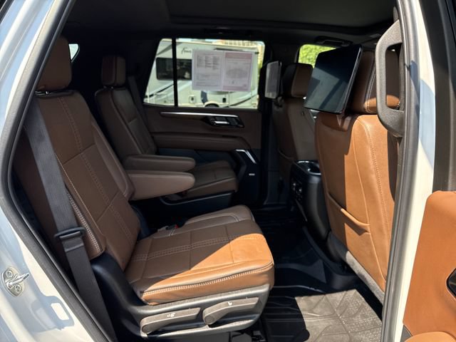 Used 2025 Chevrolet Tahoe High Country AWD/4WD image 31