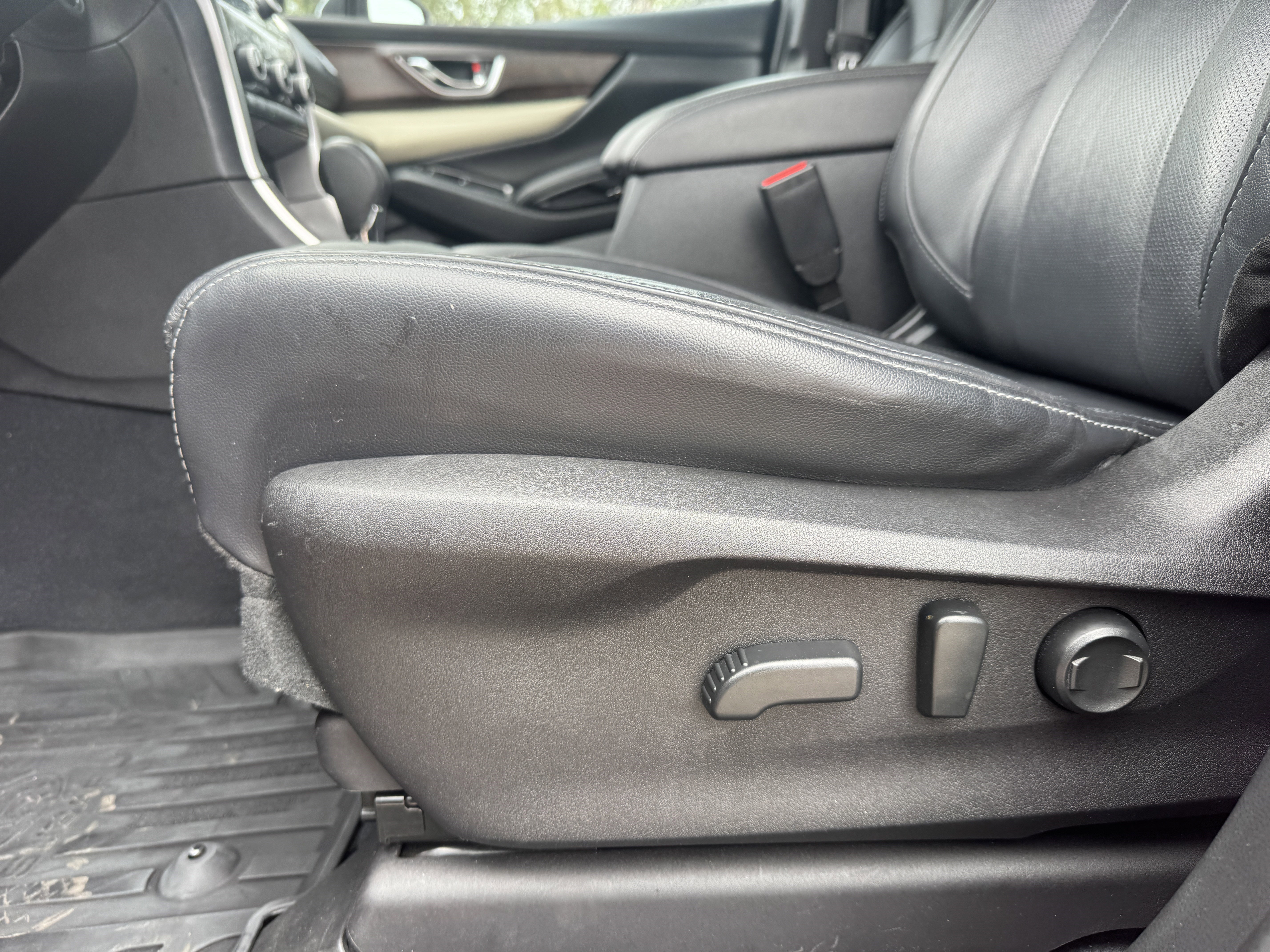 Used 2021 Subaru Ascent Touring image 12