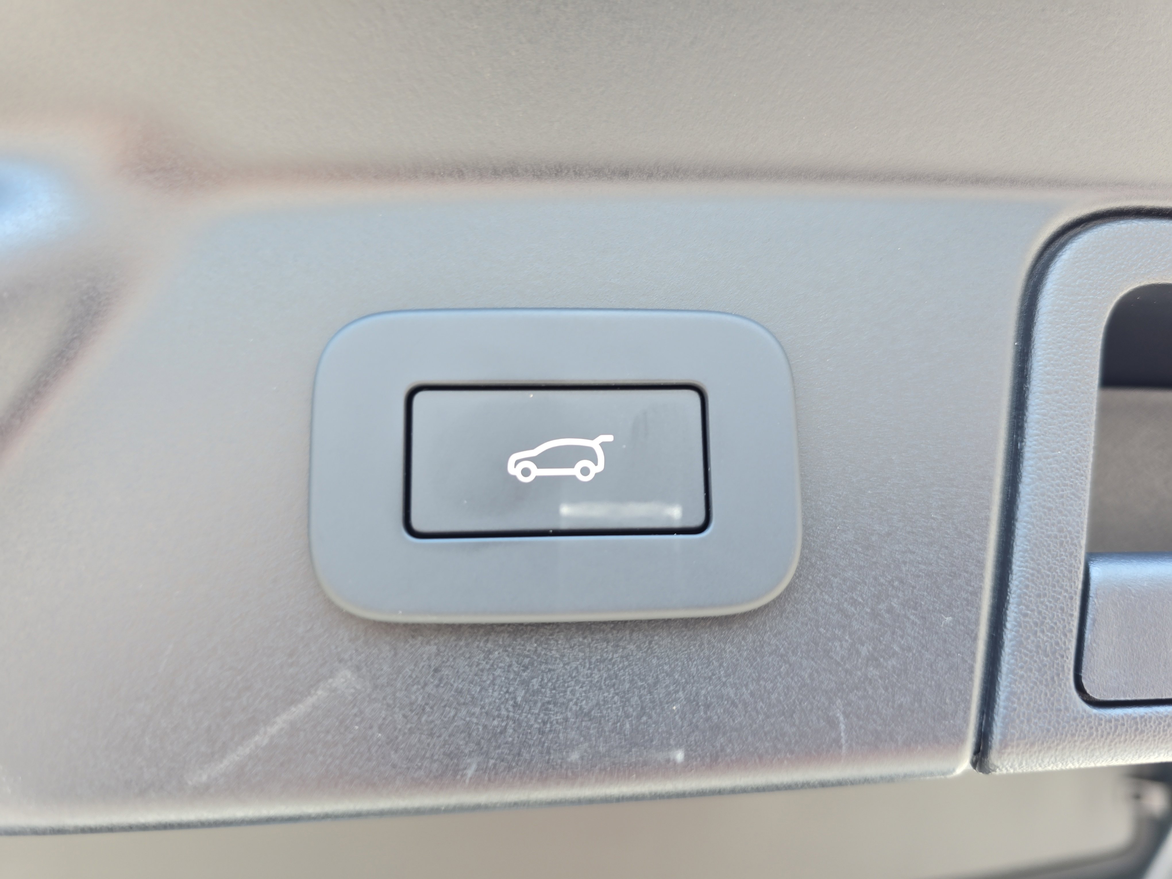 New 2026 Land Rover Range Rover Velar Dynamic SE image 13