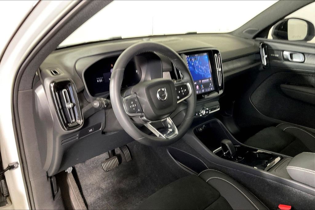 Used 2023 Volvo XC40 Recharge Ultimate w/ Protection Package Premier AWD/4WD image 14