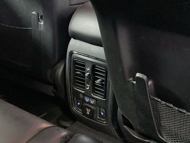 Used 2020 Jeep Grand Cherokee Overland AWD/4WD image 28