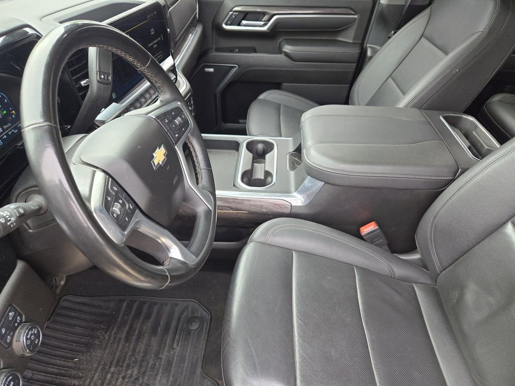 Used 2025 Chevrolet Silverado 2500 LTZ w/ LTZ Plus Package image 16