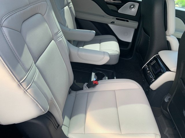 New 2026 Lincoln Aviator Reserve w/ Luxury Package AWD/4WD image 13