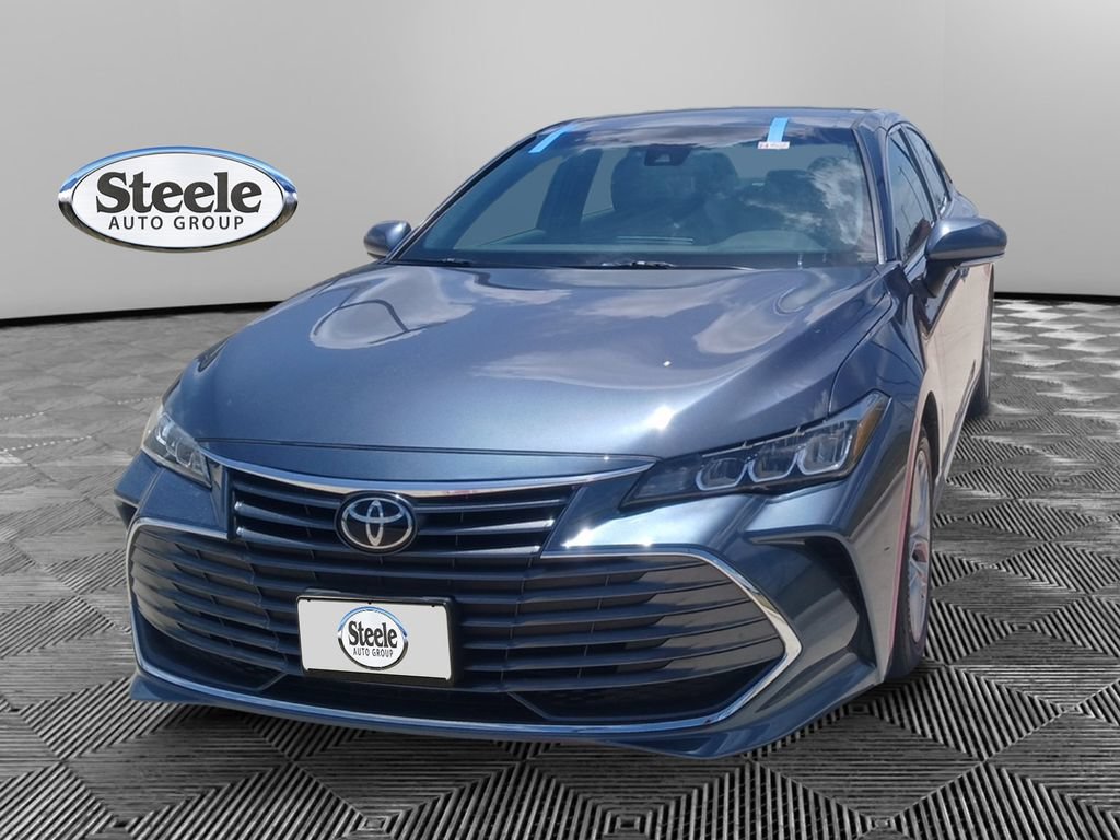 Used 2022 Toyota Avalon XLE FWD video 1