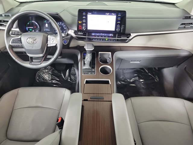 Used 2024 Toyota Sienna XLE FWD image 15