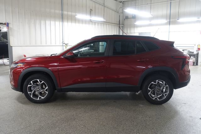Used 2025 Chevrolet Trax LT image 4