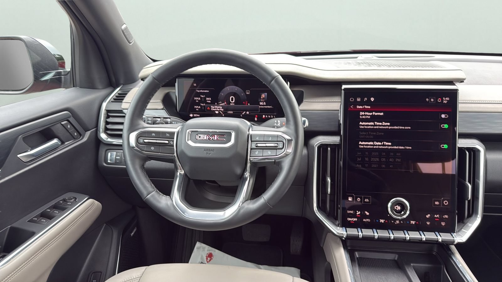 Used 2026 GMC Acadia Elevation w/ Elevation Premium Package FWD image 12
