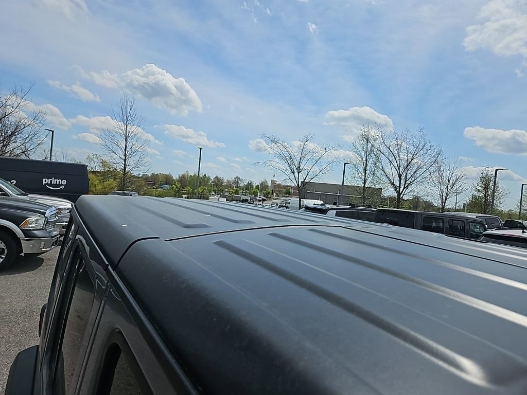 Used 2023 Jeep Wrangler Sport image 9