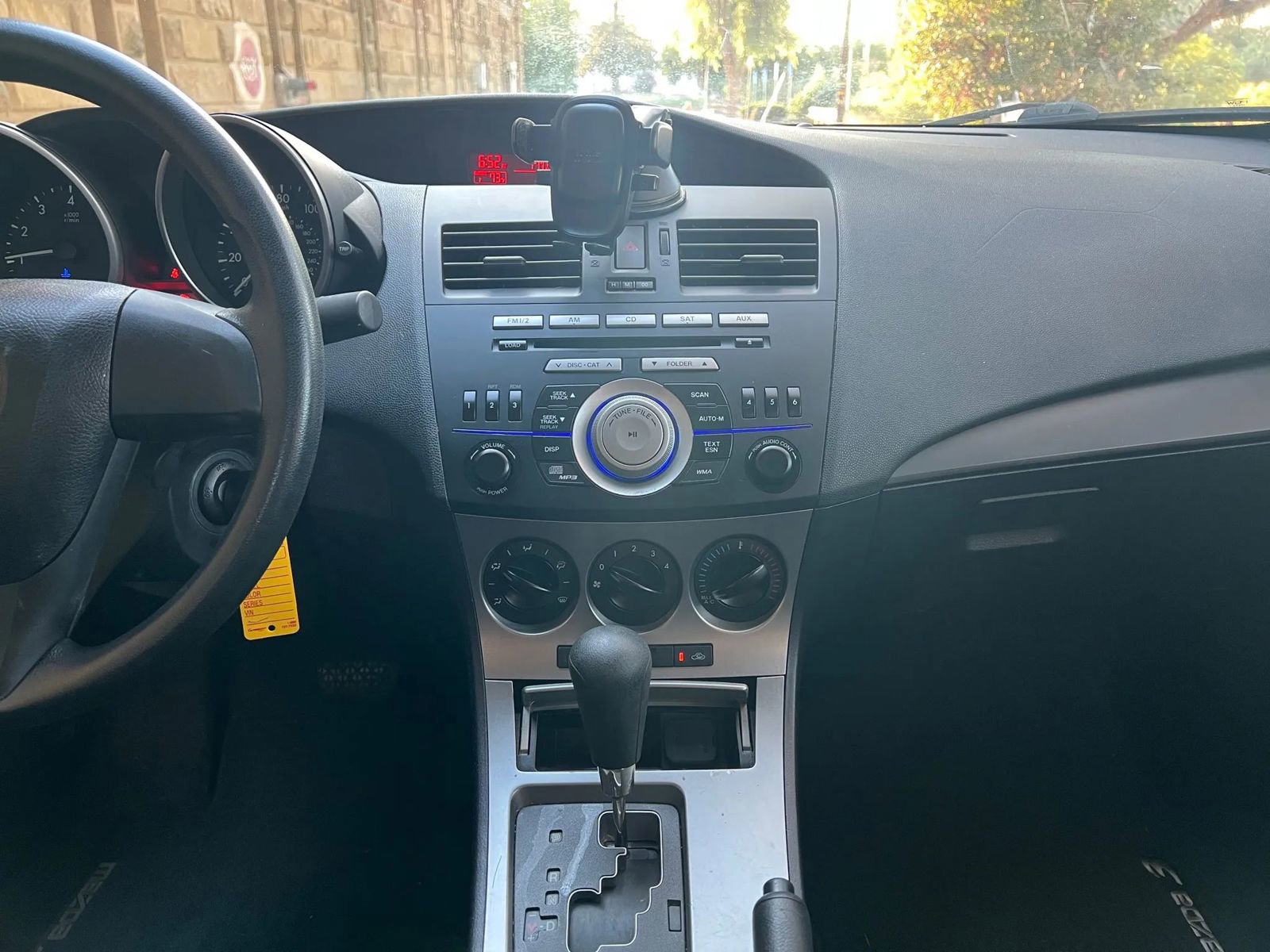 Used 2011 MAZDA MAZDA3 i Sport image 29