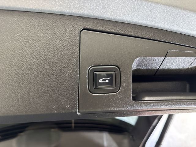 Certified 2023 Cadillac XT4 Premium Luxury image 24