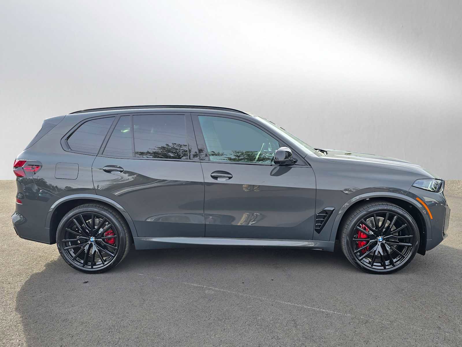 New 2026 BMW X5 M60i image 32