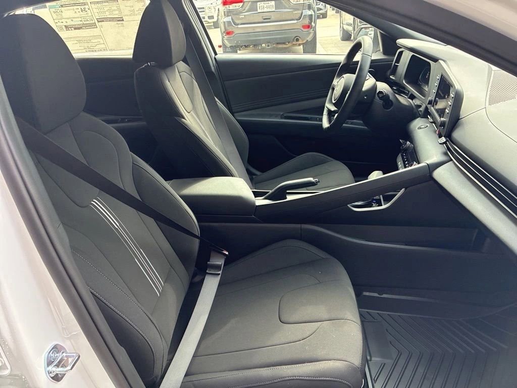 New 2026 Hyundai Elantra Sport FWD image 17